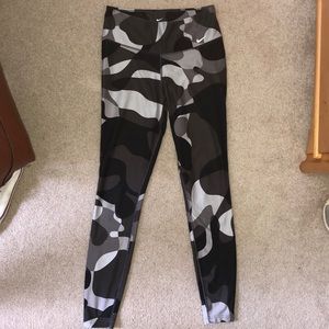 Nike Dri- Fit camo leggings